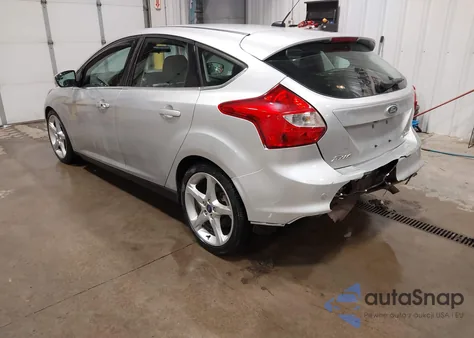 2013 Ford Focus Titanium z USA, uszkodzony, nr VIN 1FADP3N23DL284422